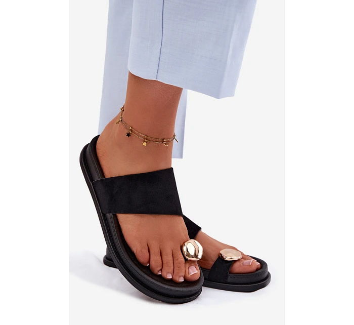 Dámské Pantofle Černé se Zlatým Detalem model 22122586 - Boto