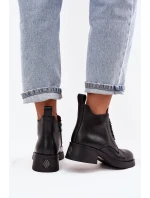 Kožené dámské kotníkové boty na klínu s ozdobou D a model 21718420 Černé - D&A