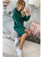 Šaty s kapucňou a bočným rázporkom tmavo zelené