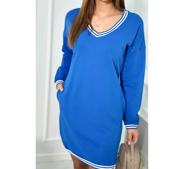 Šaty s kapsami a výstřihem do V chrpově modrá Šaty s kapsami a výstřihem do V chrpově modrá