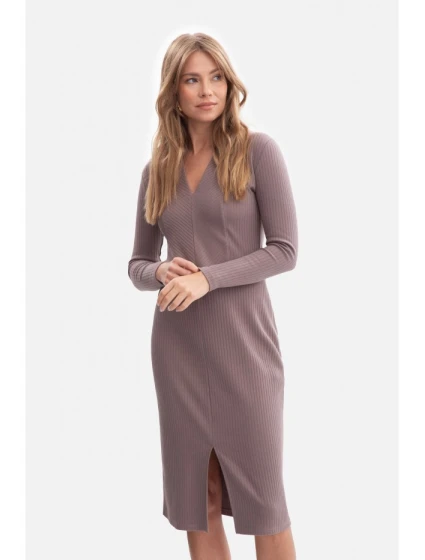 Pletené tužkové šaty model 21379958 - BeWear Pletené tužkové šaty model 21379958 - BeWear
