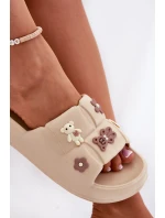 Piankowe Klapki Z Przypinkami Beżowe Redienna