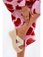 Dámské Pantofle Na Klínu A Platformě Béžové model 21688186 - Boto Dámské Pantofle Na Klínu A Platformě Béžové model 21688186 - Boto