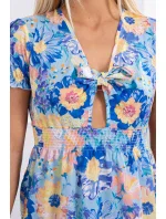 Kvetinové šaty s výstrihom do V modrej