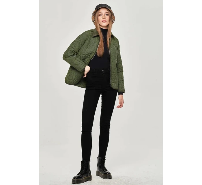 Tenká zelená dámska bunda s ozdobným prešívaním (JIN226) Tenká zelená dámska bunda s ozdobným prešívaním (JIN226)