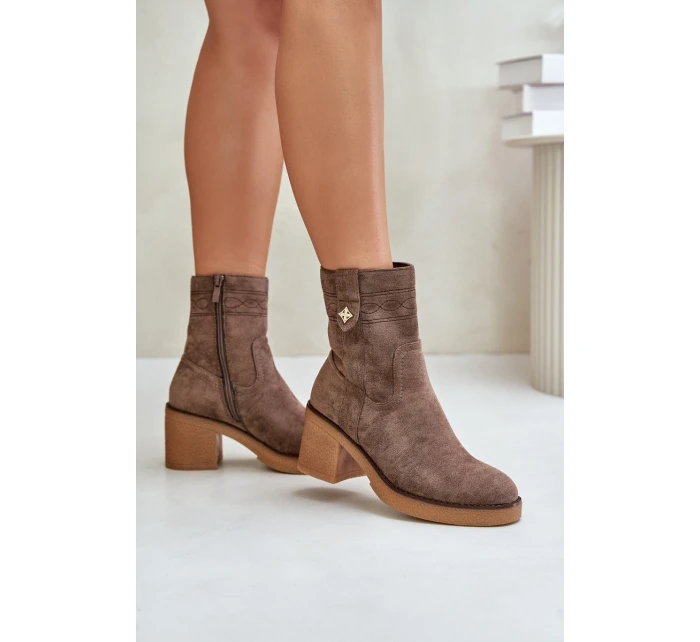 Zateplené dámské boty na podpatku hnědé model 21673996 - Boto Zateplené dámské boty na podpatku hnědé model 21673996 - Boto