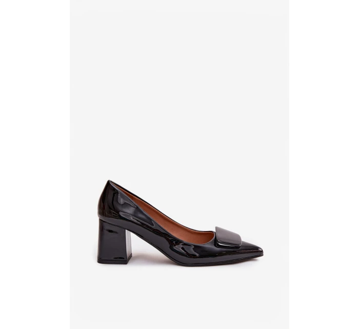 Lakované lodičky na podpatku s ozdobou Černé model 21752752 - Boto