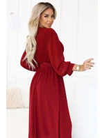 model 21729082 Elegantní plisované maxi šaty s páskem a obálkovým výstřihem vínové - numoco basic