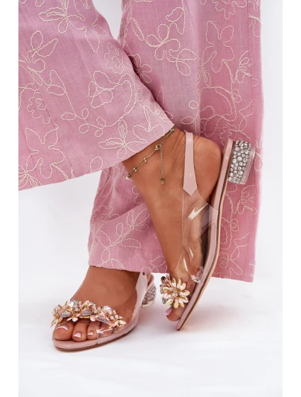 Sandále na podpätku model 213938 Krok vo veľkom štýle Sandále na podpätku model 213938 Krok vo veľkom štýle