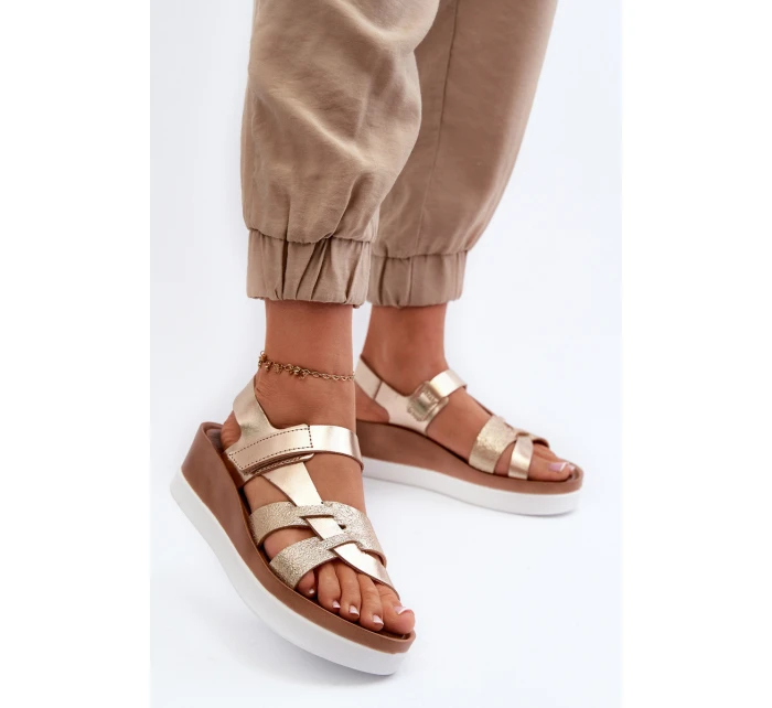model 21661420 Dámské Kožené Sandály Na Platformě Zlaté - Zazoo