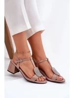 Dámske lakované sandále so zdobením - béžové Vinceza Dámske lakované sandále so zdobením - béžové Vinceza