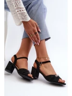 Dámské sandály z semiše na podpatku s ozdobami černé model 21658149 - VINCEZA Dámské sandály z semiše na podpatku s ozdobami černé model 21658149 - VINCEZA
