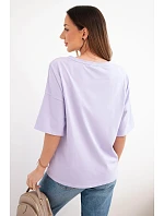 Dámska bavlnená blúzka oversize s krátkymi rukávmi a módnou potlačou svetlo fialovej farby