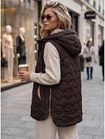 Dlhá prešívaná dámska vesta s kapucňou, hnedá, FashionStreet TY5921 Dlhá prešívaná dámska vesta s kapucňou, hnedá, FashionStreet TY5921