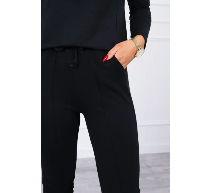 Sada s knoflíkovým výstřihem černé barvy Sada s knoflíkovým výstřihem černé barvy