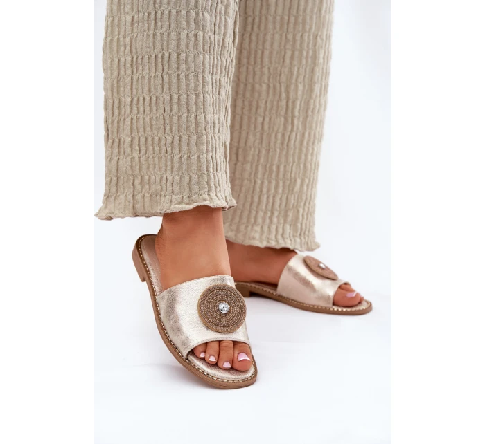 Klapki Damskie Na Płaskim Obcasie Z Ozdobą S.Barski KV51-013 Złote Klapki Damskie Na Płaskim Obcasie Z Ozdobą S.Barski KV51-013 Złote