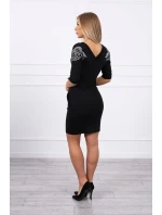 Šaty s krídlami na ramenách čiernej Šaty s krídlami na ramenách čiernej