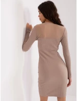 Sukienka RV SK model 19069241 ciemny bezowy - FPrice Sukienka RV SK model 19069241 ciemny bezowy - FPrice