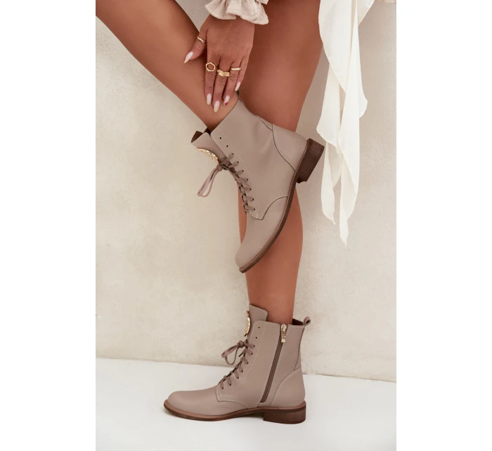 Skórzane Botki Damskie Na Płaskim Obcasie Ze Złotym Detalem Zazoo 3084 Beżowe