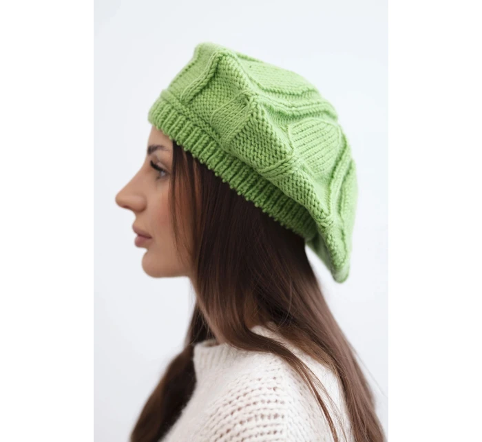 Dámska zimná vlnená čiapka baretka K414 zelená