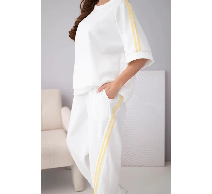 Dámska maslová viskózna mikina a nohavice s tienidlami biela