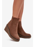 Dámska zateplená členková obuv na klin z eko semišu - hnedá Mavona Dámska zateplená členková obuv na klin z eko semišu - hnedá Mavona