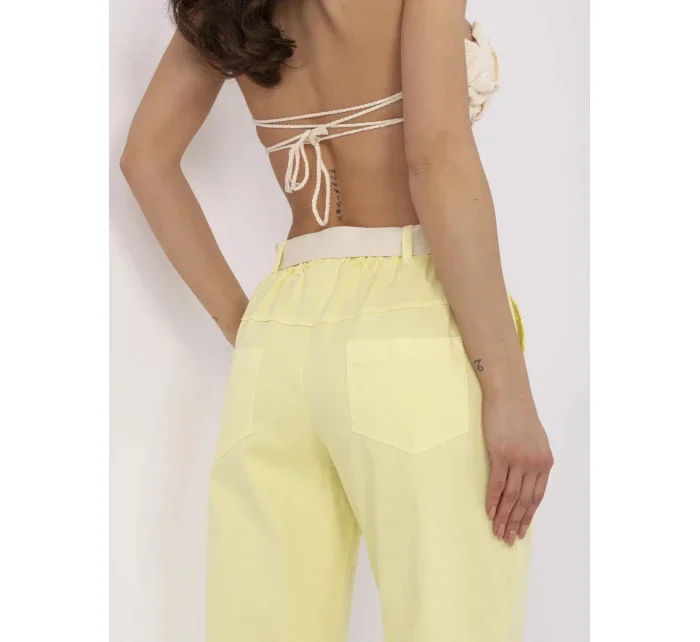 Kalhoty DHJ SP model 20969374 světle žluté - FPrice Kalhoty DHJ SP model 20969374 světle žluté - FPrice