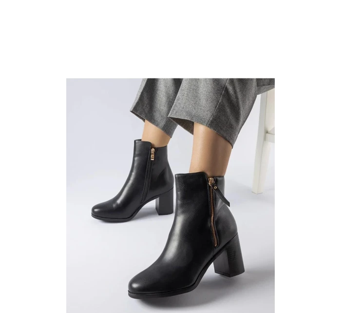 Topánky na podpätku model 205097 Solea Topánky na podpätku model 205097 Solea