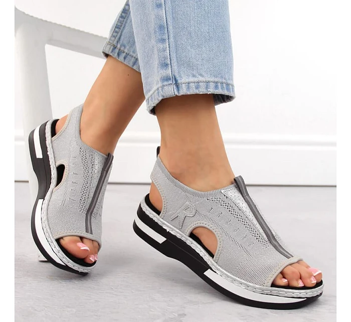 Pohodlné sandále Rieker W RKR686 metalic