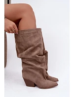 Dámské kozačky s horní částí na podpatku semišové Khaki model 22391288 - Boto Dámské kozačky s horní částí na podpatku semišové Khaki model 22391288 - Boto