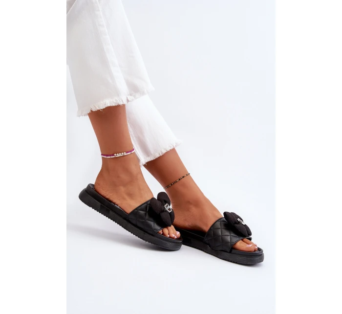 Klapki Damskie Z Ozdobą Na Niskiej Platformie Czarne Cedrella Klapki Damskie Z Ozdobą Na Niskiej Platformie Czarne Cedrella