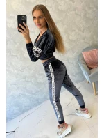 Velúrová súprava s nápisom Queen graphite