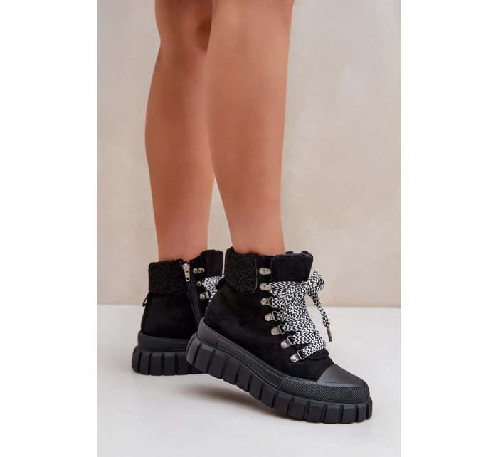 Dámské Zateplené Botky Trapery Na Platformě Černé model 21680175 - EVENTO Dámské Zateplené Botky Trapery Na Platformě Černé model 21680175 - EVENTO