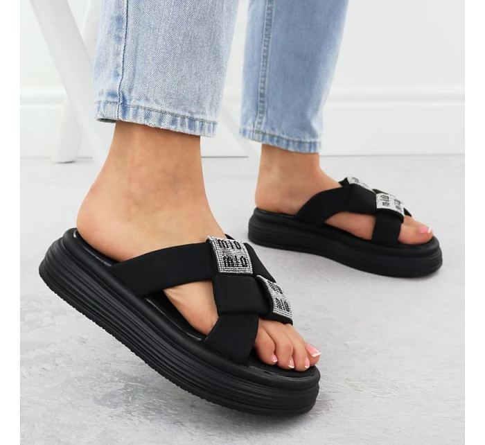 Dámske žabky na platforme so zirkónmi čierne Potocki 16347