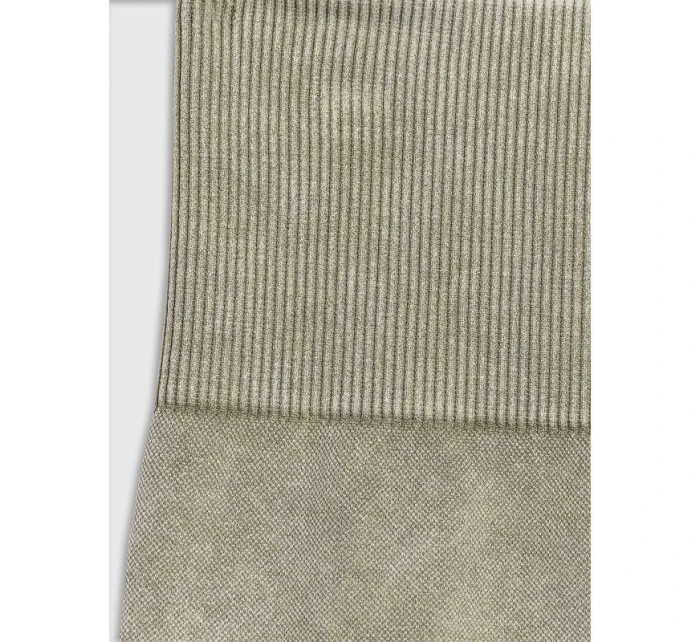 Dámske bezšvové legíny na jogu a pilates 4F 4FWAW25TFTIF407-41A Dámske bezšvové legíny na jogu a pilates 4F 4FWAW25TFTIF407-41A