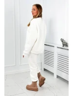 Izolovaná souprava model 18922101 ecru - K-Fashion Izolovaná souprava model 18922101 ecru - K-Fashion