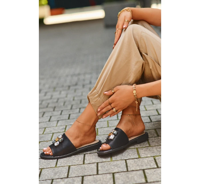 Dámské sandály s ozdobami model 21665115 černé - S.Barski