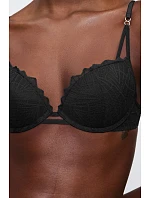Model Push-up 230073 od značky Triumph Model Push-up 230073 od značky Triumph