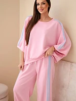 Dámsky viskózový maslový komplet so širokými nohavicami a voľnou blúzkou svetloružový