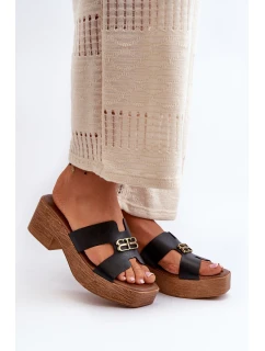 model 21665649 Kožené Elegantní Dámské Žabky S Zlatým Ozdobou Černé - Zazoo