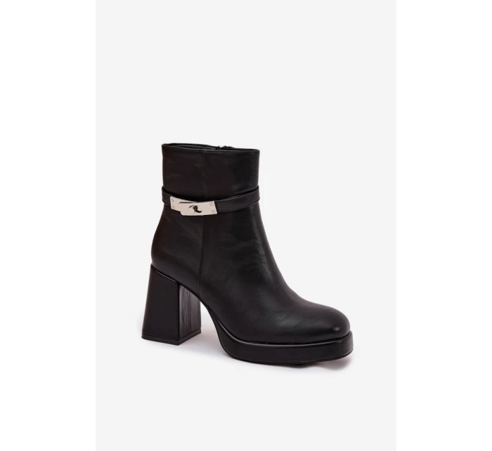 Topánky na podpätku model 221521 Krok vo veľkom štýle Topánky na podpätku model 221521 Krok vo veľkom štýle