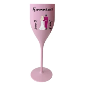Personalizovaná nerozbitná prosecco sklenice s novomanželským párem 
