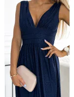 Tmavě modré dlouhé dámské šaty s výstřihem a v pase model 18790298 - numoco