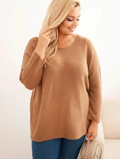 Dámský svetr plus size s lodičkovým výstřihem camelový