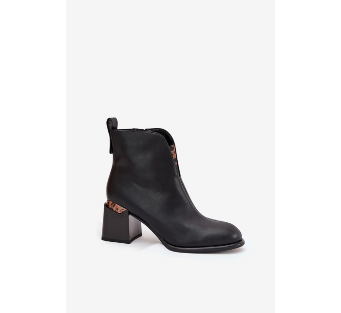 Topánky na podpätku model 217727 Krok vo veľkom štýle Topánky na podpätku model 217727 Krok vo veľkom štýle