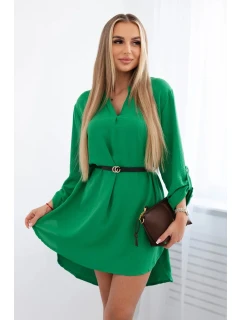 Šaty s delšími zády a pásem zelený