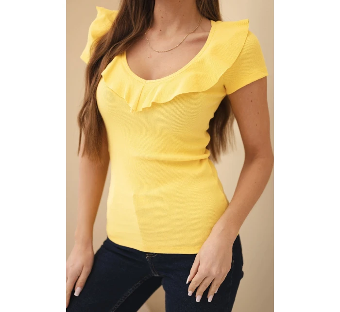 Dámska pruhovaná blúzka s volánom vo výstrihu žltá Dámska pruhovaná blúzka s volánom vo výstrihu žltá