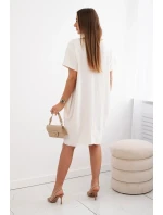 Šaty s vreckami a príveskom svetlo béžovej farby Šaty s vreckami a príveskom svetlo béžovej farby