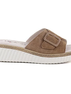 Dámské kožené žabky na platformě hnědé model 22097148 - S.Barski