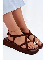 Sandály na platformě s zlatým detailem čokoládové model 22111363 - Boto